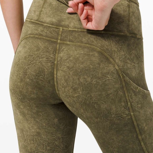 Lululemon Fast and Free High Rise Tight 25" *Ice Dye
Ice Wash Moss Green sz 6 - Picture 2 of 8